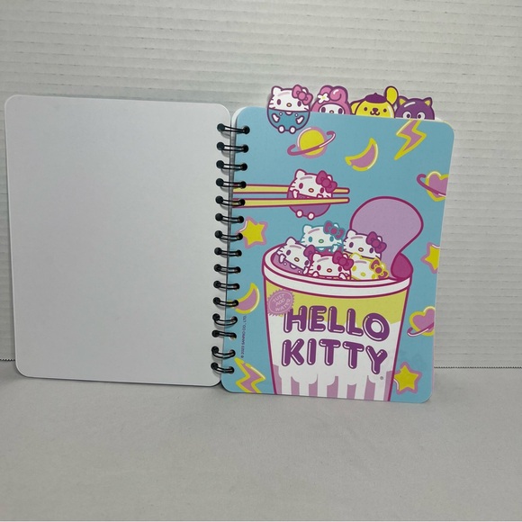 Hello Kitty Notebook - Picture 2 of 6